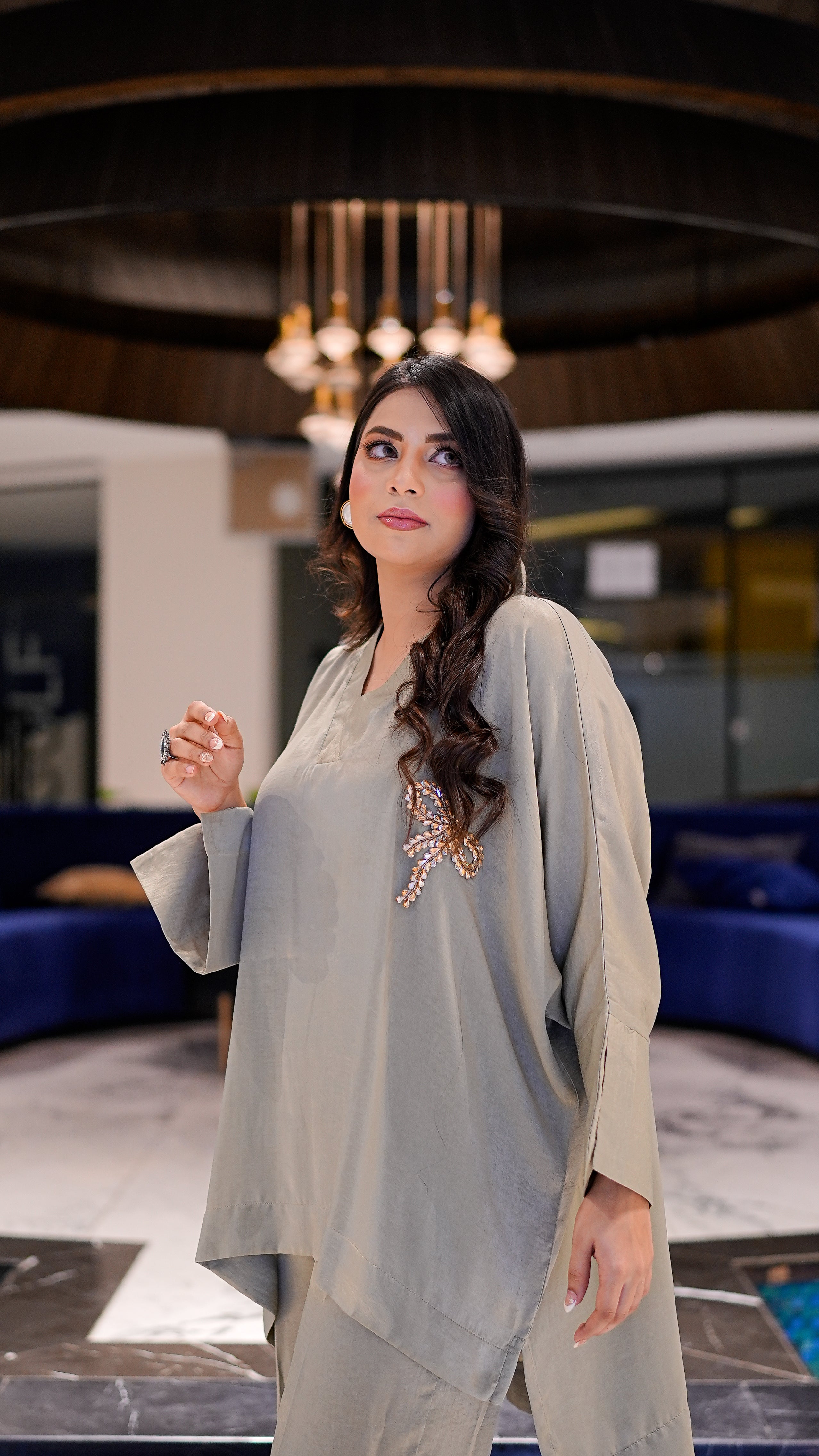 2-PIECE VELVET SILK CO-ORD SET.