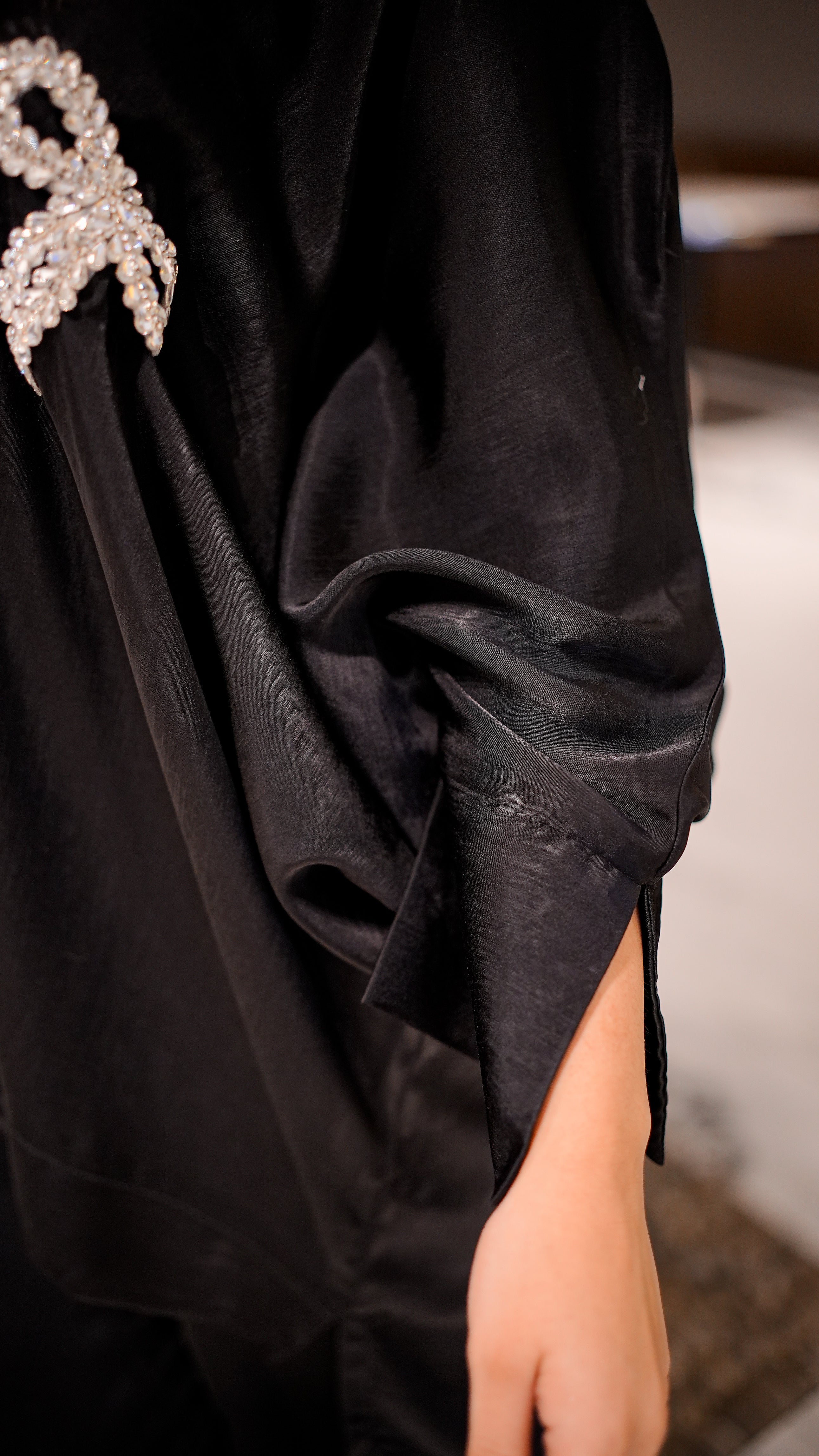 2-PIECE VELVET SILK CO-ORD SET.